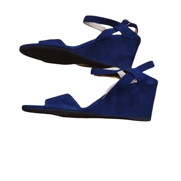 Authentic Prada blue suede sandals with wedge platform and ankle strap - Picture 7 of 11